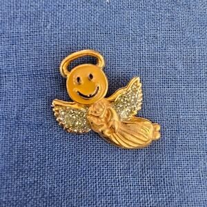 Smiley Hippie Angel Pin//Vintage Smiley Happy Face Angel Lapel Pin Brooch